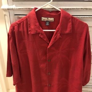 Tommy Bahama Men’s button down- size s